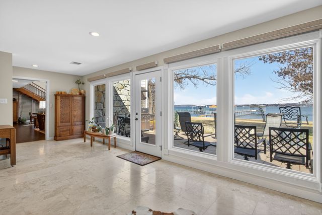 218 N Broadway Road, Azle, TX 76020