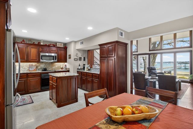 218 N Broadway Road, Azle, TX 76020