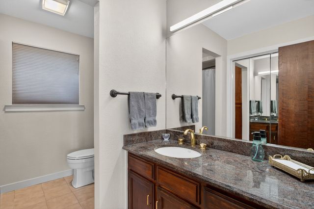 218 N Broadway Road, Azle, TX 76020