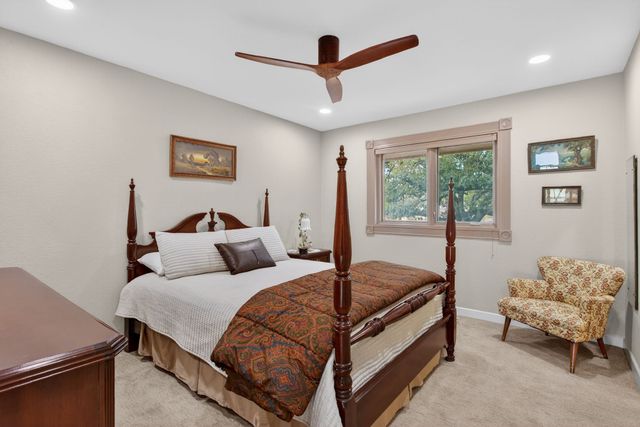 218 N Broadway Road, Azle, TX 76020