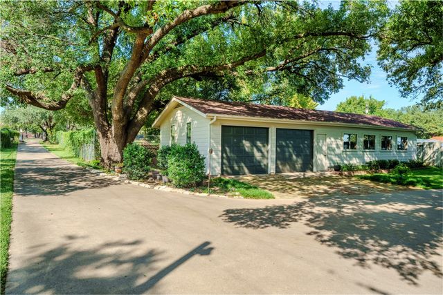 218 N Broadway Road, Azle, TX 76020