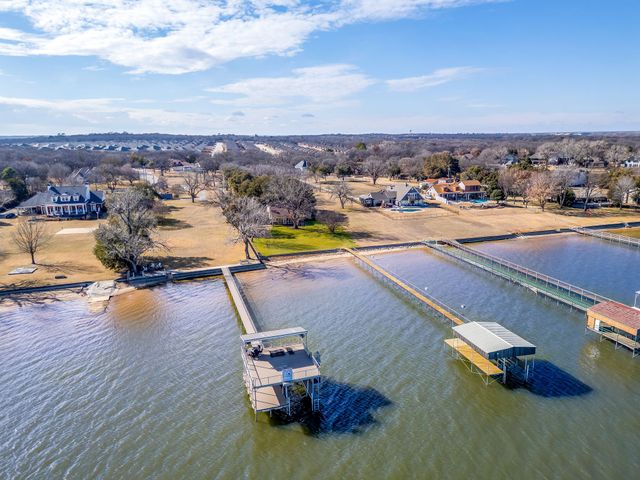 218 N Broadway Road, Azle, TX 76020