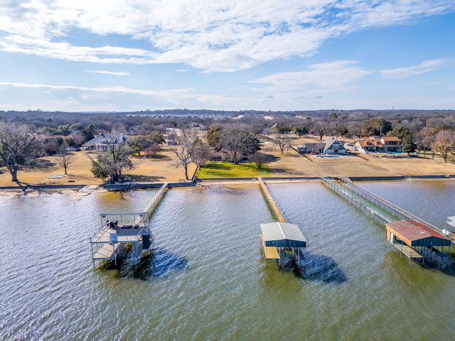 218 N Broadway Road, Azle, TX 76020