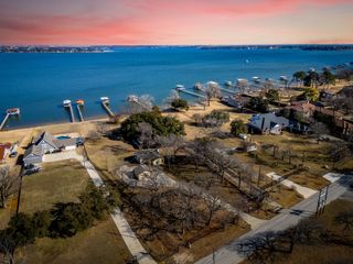 218 N Broadway Road, Azle, TX 76020