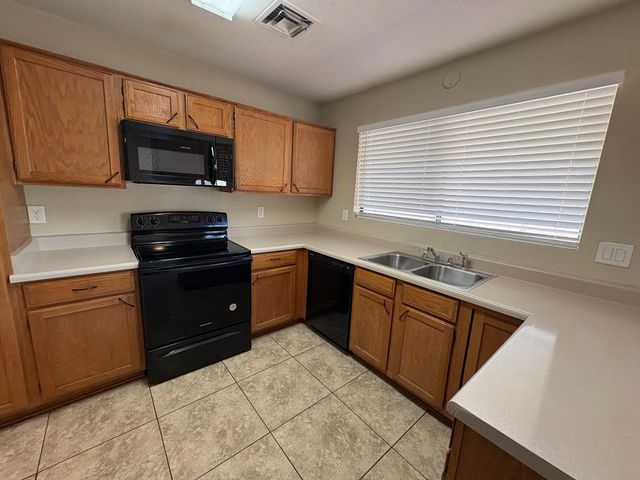 6526 N 69th Drive, Glendale, AZ 85303