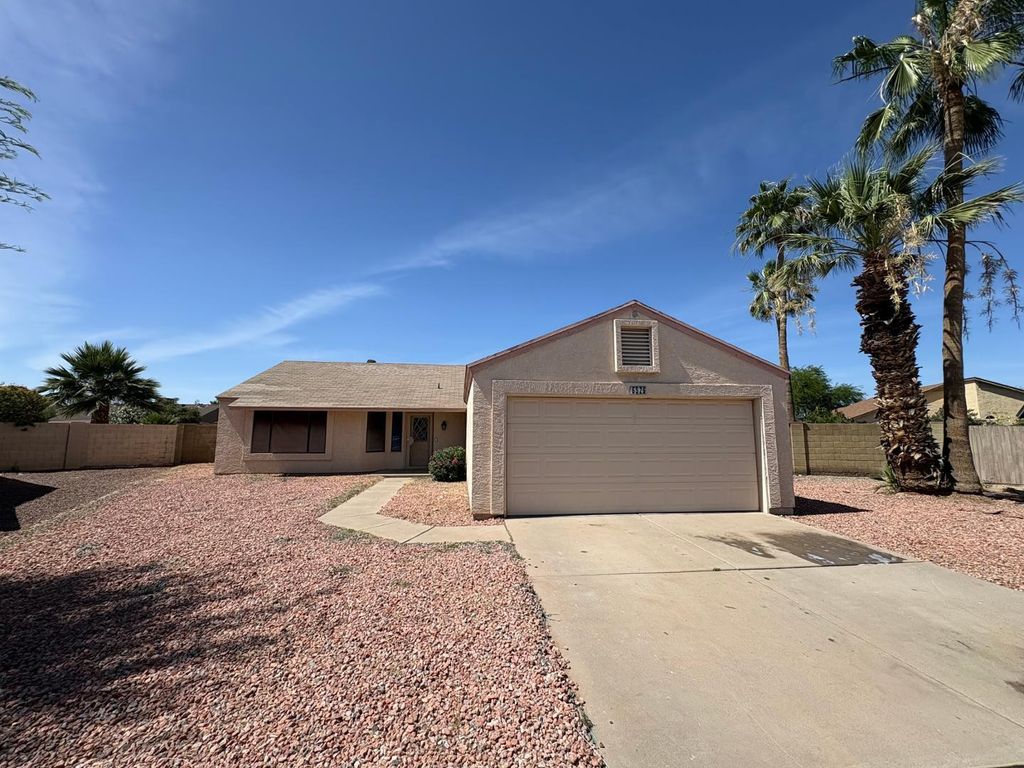 6526 N 69th Drive, Glendale, AZ 85303