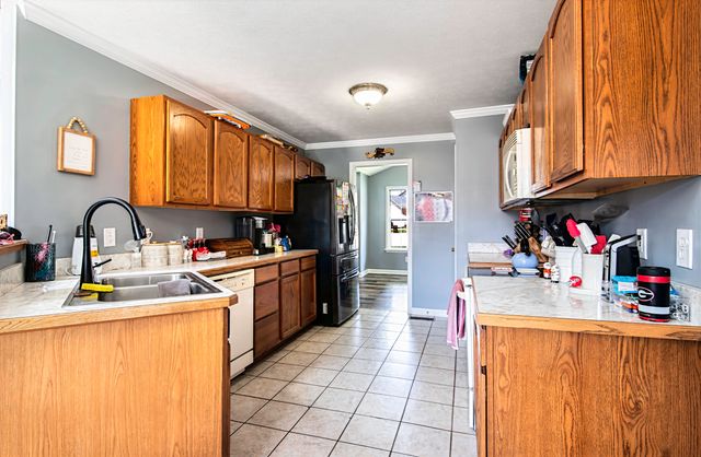 212 Woodfield Way, Nicholasville, KY 40356