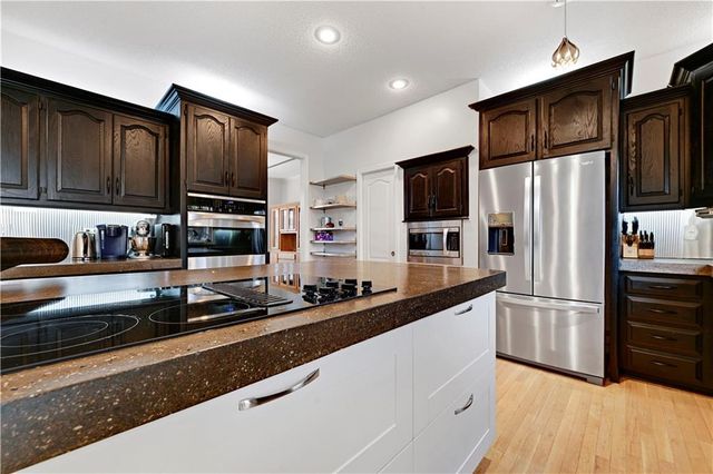 9842 Pin Oak Circle, De Soto, KS 66018