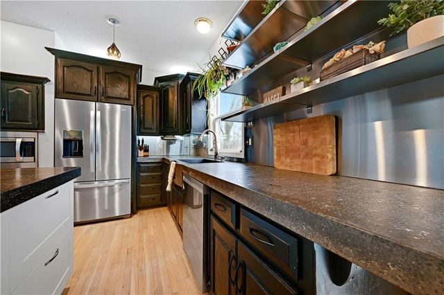 9842 Pin Oak Circle, De Soto, KS 66018