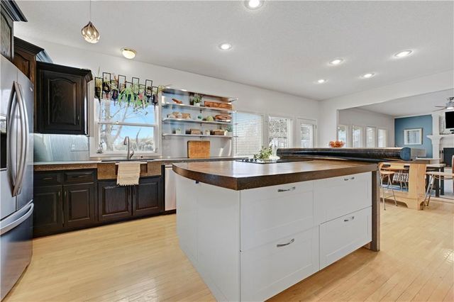 9842 Pin Oak Circle, De Soto, KS 66018