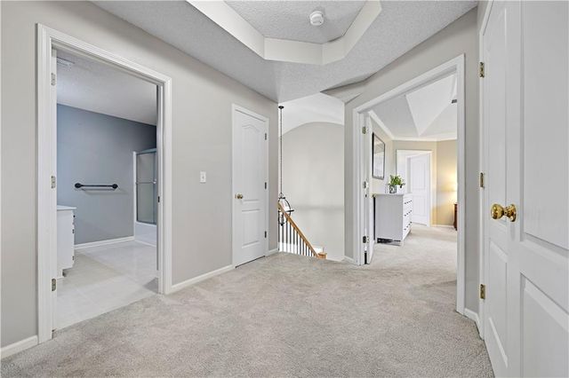 9842 Pin Oak Circle, De Soto, KS 66018