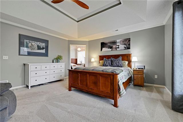 9842 Pin Oak Circle, De Soto, KS 66018