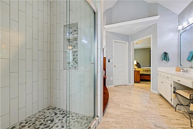 9842 Pin Oak Circle, De Soto, KS 66018