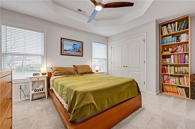 9842 Pin Oak Circle, De Soto, KS 66018