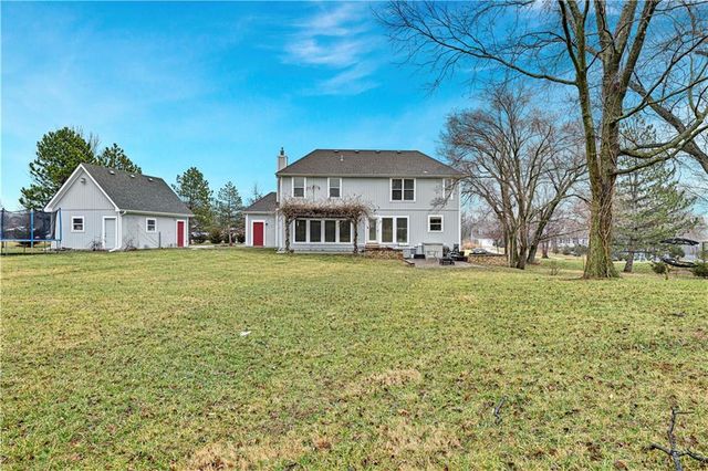 9842 Pin Oak Circle, De Soto, KS 66018