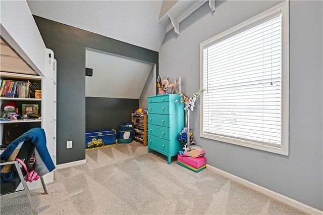 9842 Pin Oak Circle, De Soto, KS 66018