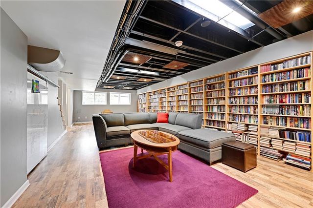 9842 Pin Oak Circle, De Soto, KS 66018