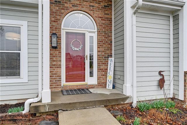 9842 Pin Oak Circle, De Soto, KS 66018