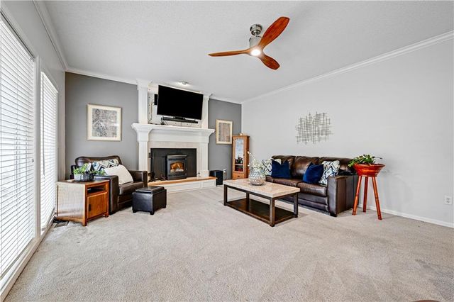 9842 Pin Oak Circle, De Soto, KS 66018