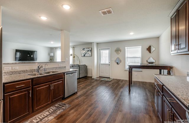 519 wild olive, San Antonio, TX 78219