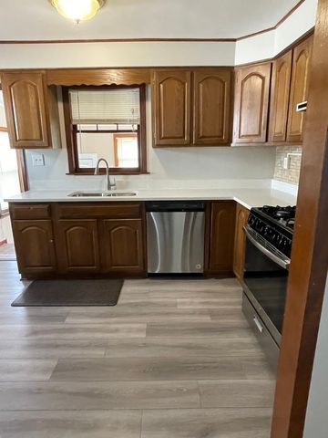 111 N Wilmette Avenue, Westmont, IL 60559