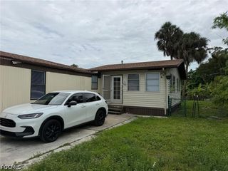 130 Lantern PL, North Fort Myers, FL 33917