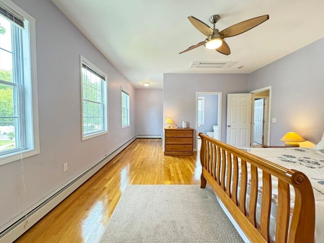 11 Hargrave Cir B, Newton, MA 02461