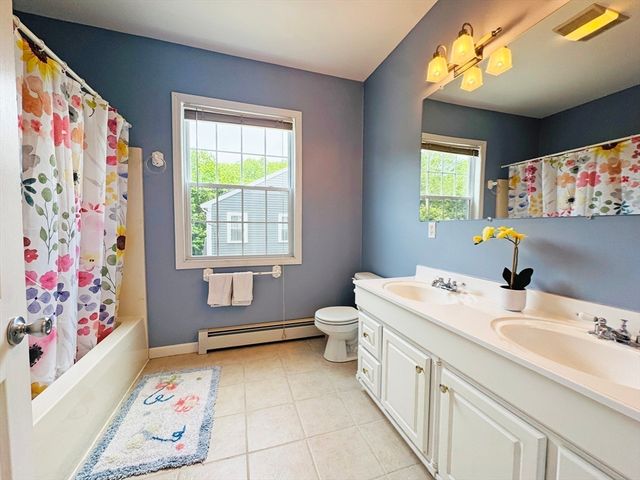 11 Hargrave Cir B, Newton, MA 02461