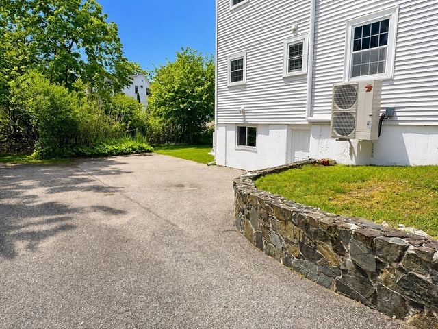 11 Hargrave Cir B, Newton, MA 02461
