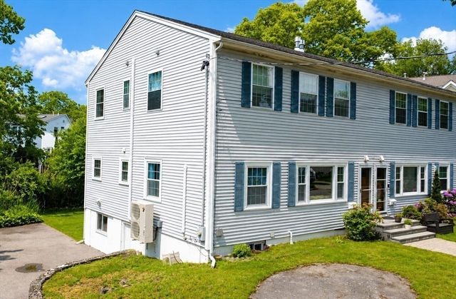 11 Hargrave Cir B, Newton, MA 02461