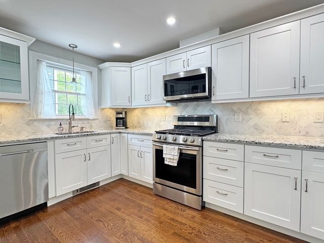 11 Hargrave Cir B, Newton, MA 02461