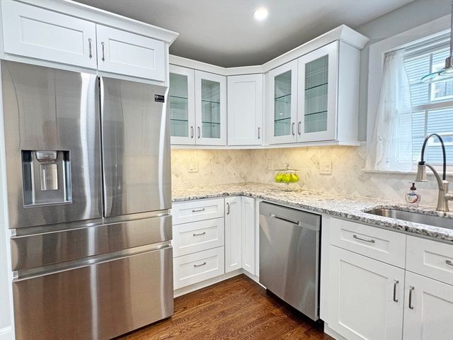11 Hargrave Cir B, Newton, MA 02461