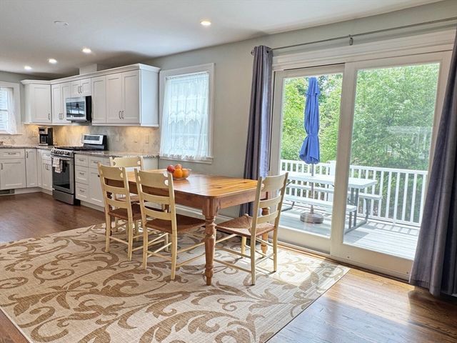 11 Hargrave Cir B, Newton, MA 02461