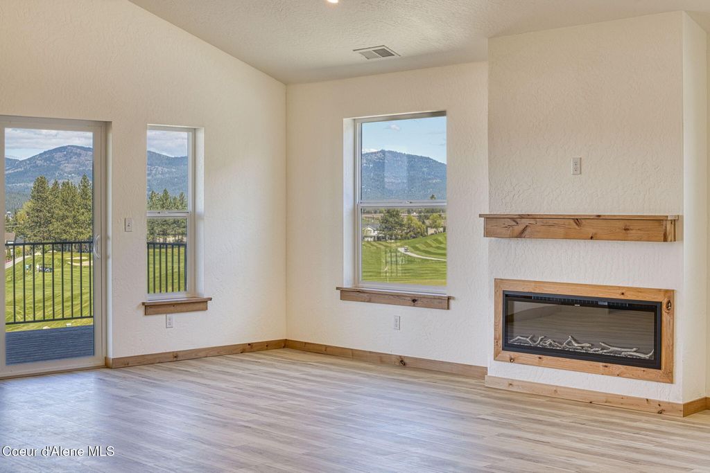 3596 N Blaze Loop, Post Falls, ID 83854 photo 5