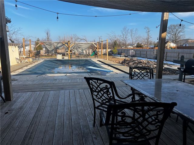 111 S 15th Street, Rogers, AR 72758