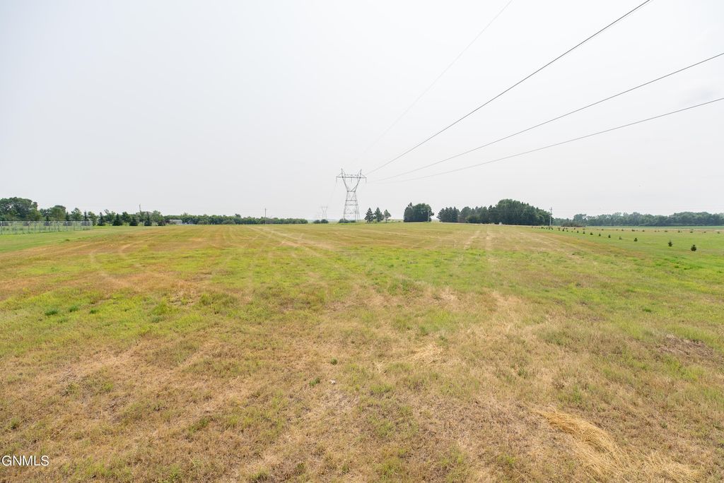 11713 Apple View Lane, Menoken, ND 58558 photo 3