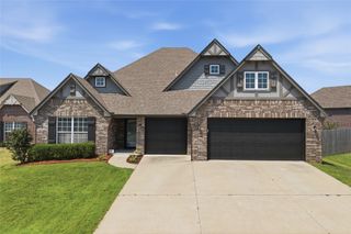 6812 S Elder Avenue, Broken Arrow, OK 74011