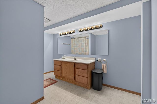 10323 Grant Forest Lane, St Louis, MO 63123