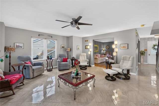 10323 Grant Forest Lane, St Louis, MO 63123