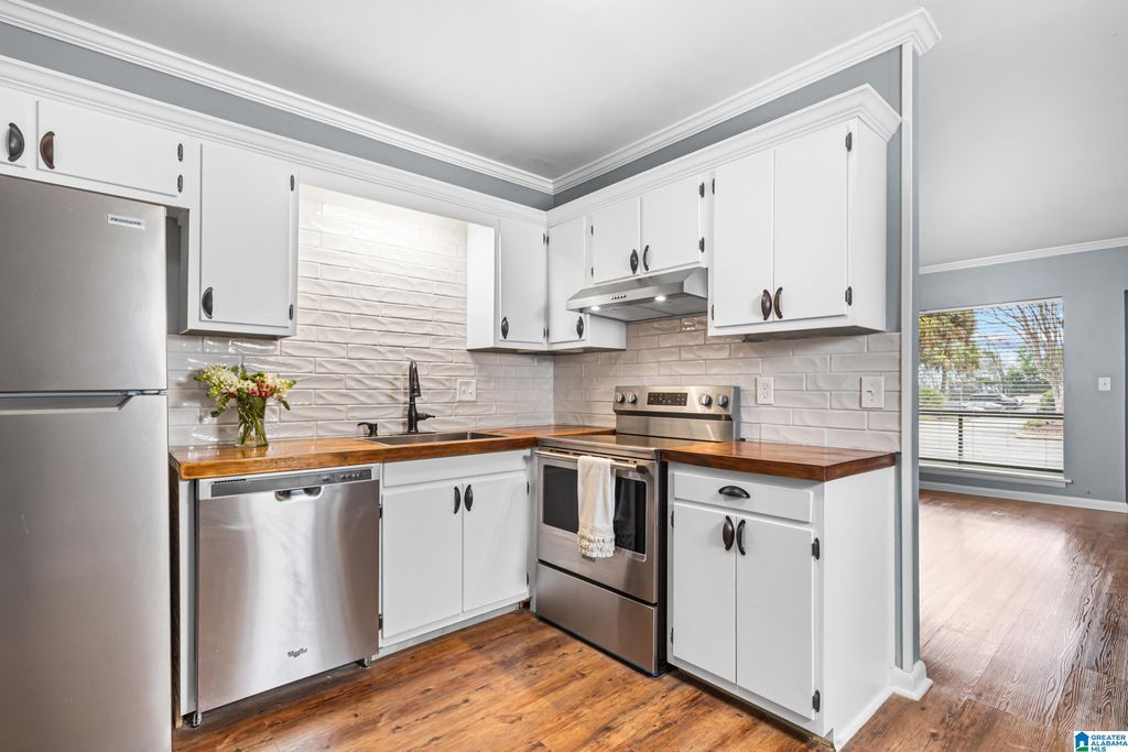 57 Hanover Cir S Apt 115, Birmingham, AL 35205