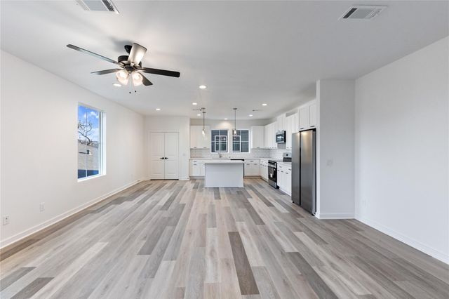 2702 Winbern Street B, Houston, TX 77004