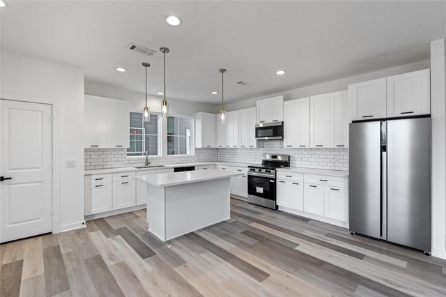 2702 Winbern Street B, Houston, TX 77004