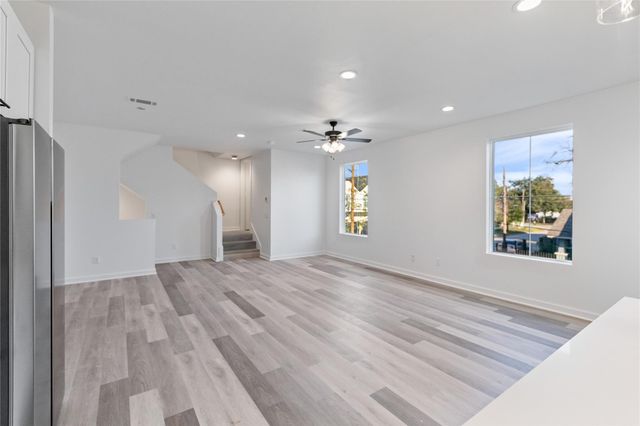 2702 Winbern Street B, Houston, TX 77004