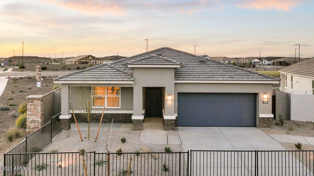 15482 W DESERT HOLLOW Drive, Surprise, AZ 85387