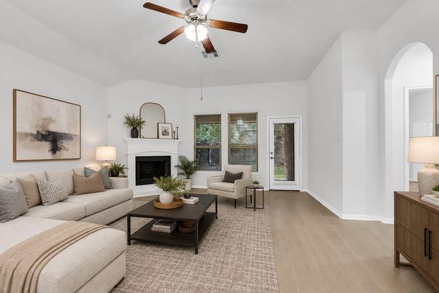 138 Meadow Landing Drive, Conroe, TX 77384