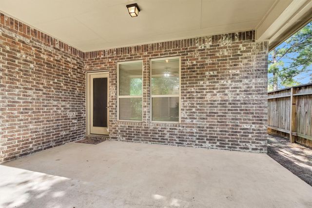138 Meadow Landing Drive, Conroe, TX 77384