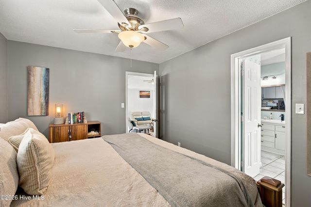 321 NE 60th Street, Oak Island, NC 28465