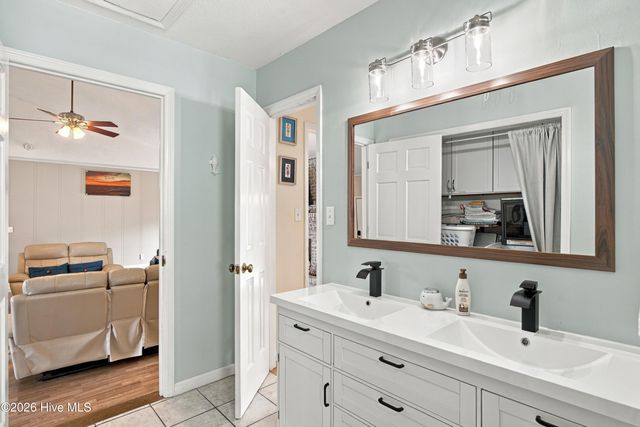 321 NE 60th Street, Oak Island, NC 28465