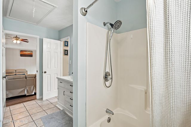 321 NE 60th Street, Oak Island, NC 28465