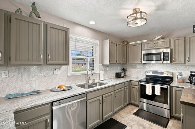 321 NE 60th Street, Oak Island, NC 28465
